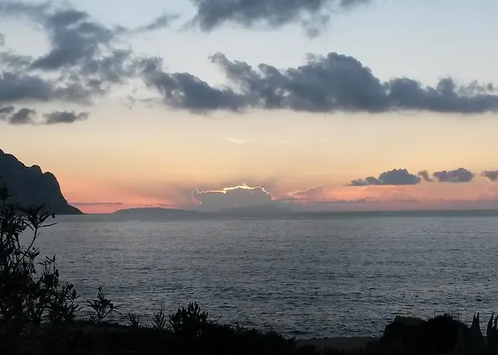 Tramonto Vila Macari
